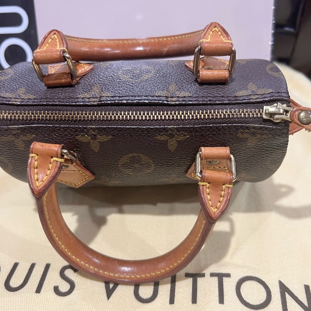 🔥💯Authentic LOuis Vuitton Mini Speedy🔥 - Picture 7 of 16